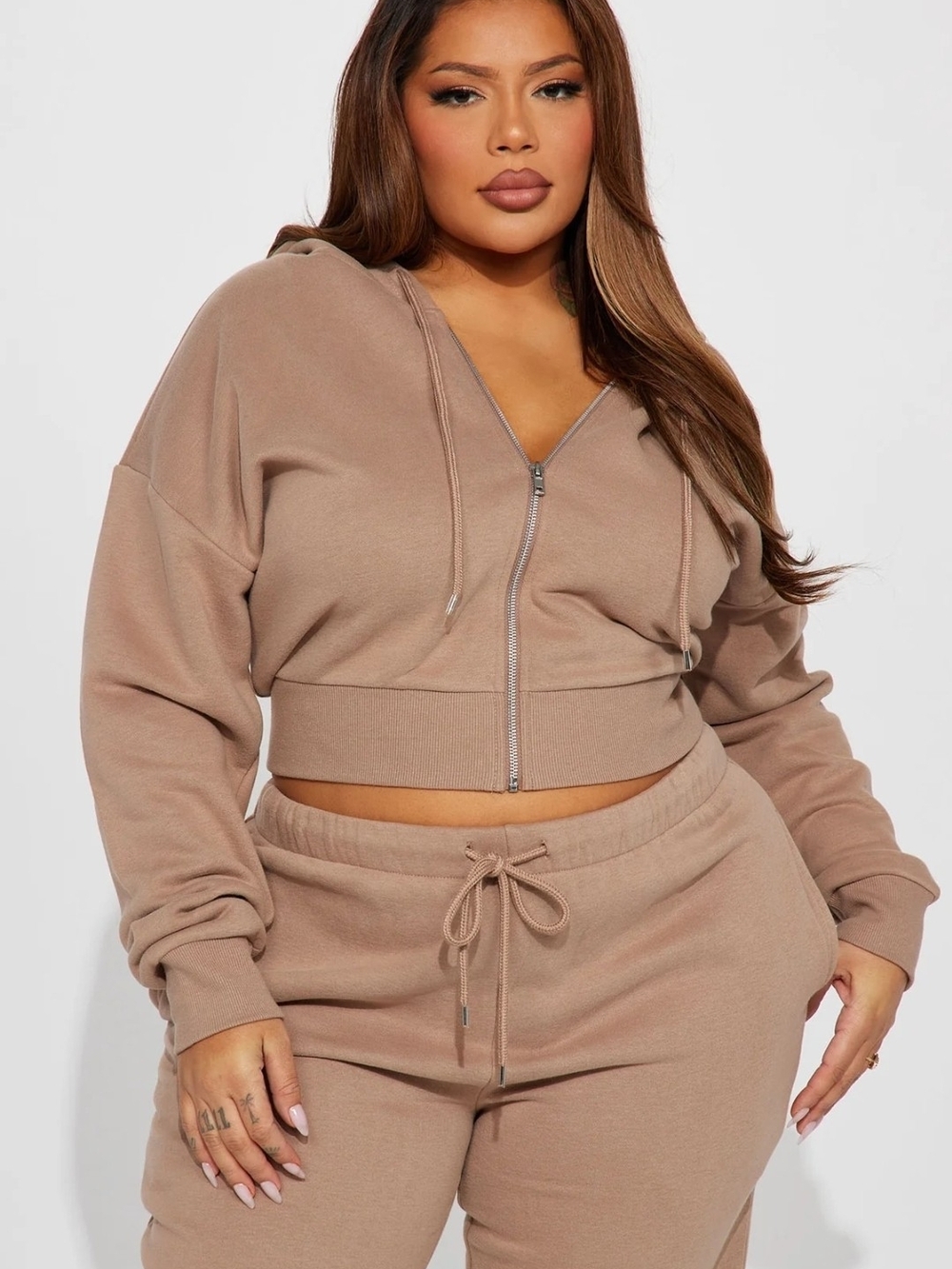 J34. Fashion Nova Brianna Jogger Set Women's Cropped Zip Hoodie in Taupe